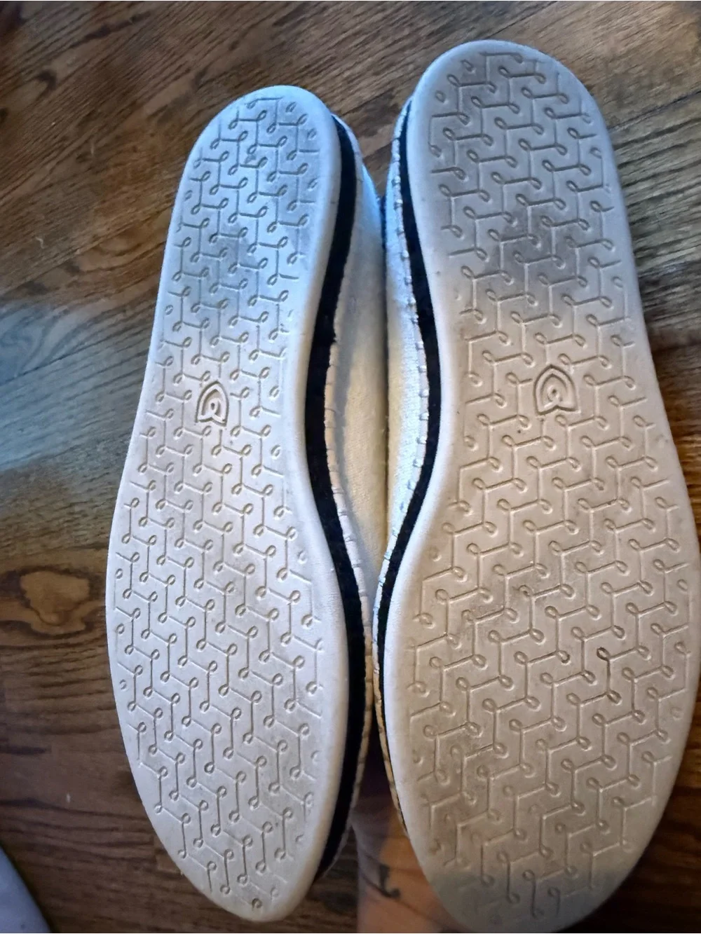 ROTHY’S Womens Two-Tone Canvas Espadrille Flats - White & Black